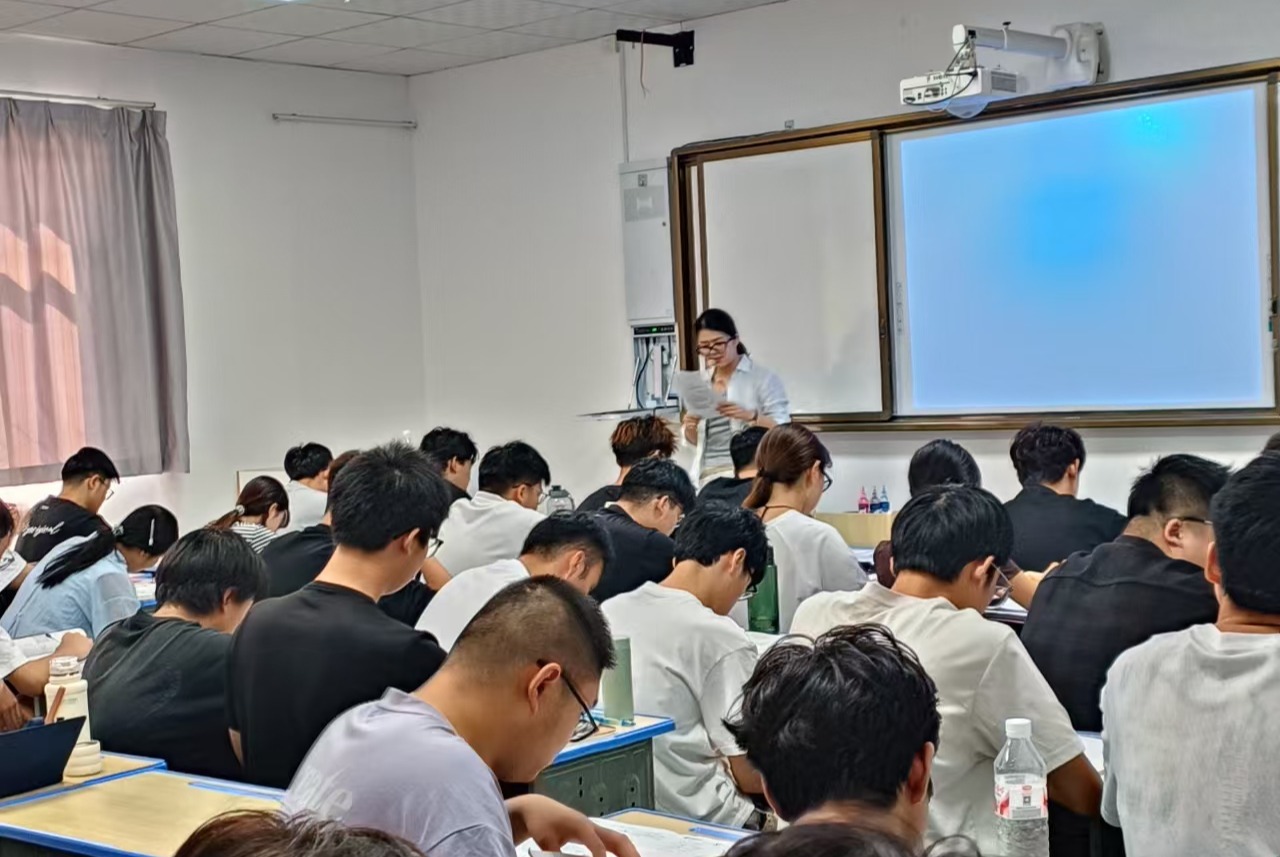 继续教育学院李妙娟院长赴贵思专升本西安基地检查开学工作